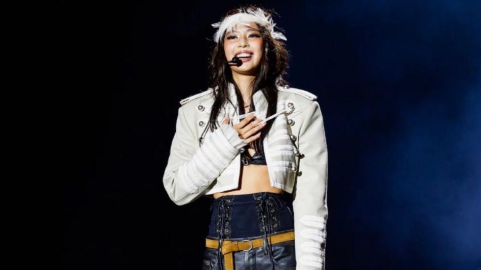Jennie se presentó con un look de Ann Demeulemeester durante el Festival Lollapalooza 2026