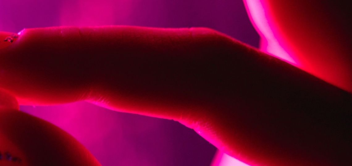 Manicura aura: 5 diseños para llevar el efecto difuminado que será tendencia en primavera 2026