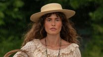 Copenhagen Fashion Week confirmó la tendencia beauty del momento y el frizz deja de ser un enemigo
