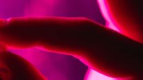 Manicura aura: 5 diseños para llevar el efecto difuminado que será tendencia en primavera 2026