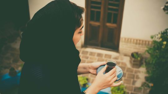Las recetas, los dibujos y las mujeres que mantienen vivo el recuerdo de Irán