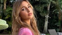Mía Cambiaso, la hija de María Vázquez, se adelantó a la primavera con su look floral y sandalias de tiras