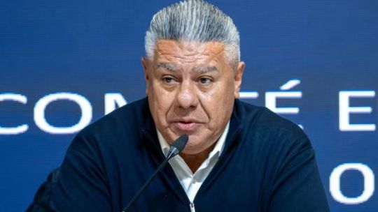 "Chiqui" Tapia contó la historia detrás de la bandera de Malvinas
