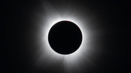 Eclipse solar total del 12 de agosto: la trayectoria generará una ilusión óptica en los mapas