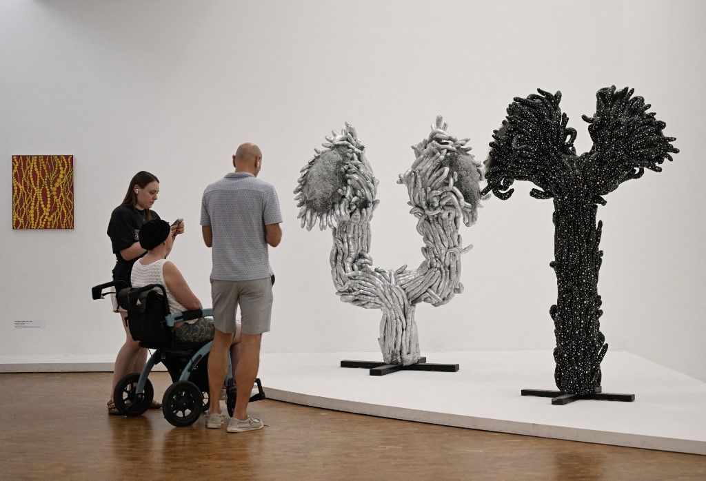 Yayoi Kusama, protagonista de una exitosa exposición en Colonia (Alemania), que convocó a 480.335 visitantes.