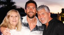 Lionel Messi con sus padres, Celia y Jorge Messi