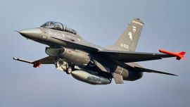 Los aviones F 16 sobrevolarán el centro porteño y el lunes participarán de la celebración de la Fuerza Aérea