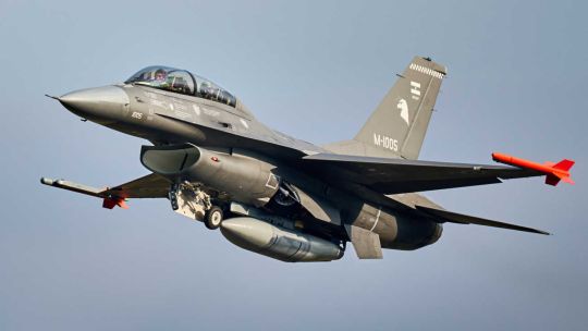 Los aviones F 16 sobrevolarán el centro porteño y el lunes participarán de la celebración de la Fuerza Aérea