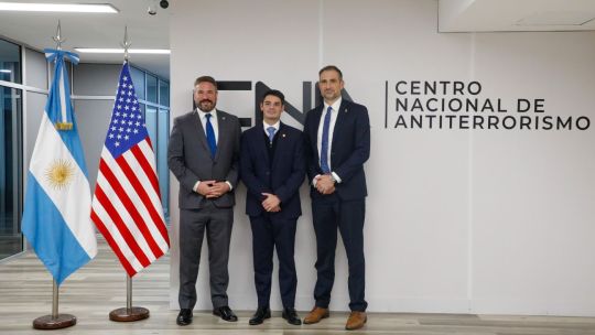 El FBI desembarcó en Argentina con la idea de blindar las fronteras contra el terrorismo junto a la SIDE