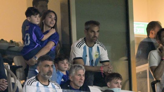 Lionel Messi llega a Rosario a las 20.30: habría velatorio íntimo de Jorge Messi, sin acceso al público