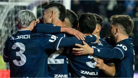 Doblete de Arce y victoria de Independiente Rivadavia: en el debut de Maxi Salas, derrotó 2-1 a Estudiantes de Río Cuarto