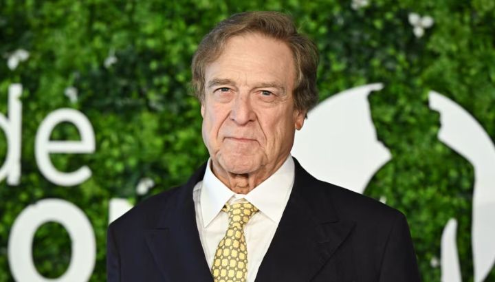 El actor John Goodman luce irreconocible en una nueva foto viralizada en la red