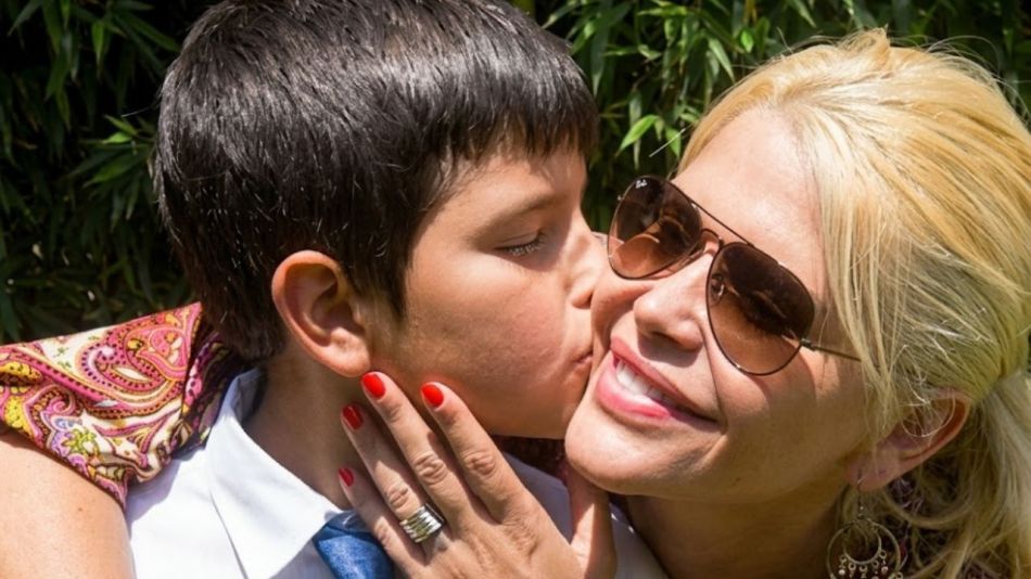 Nazarena Vélez y su hijo Gonzalo