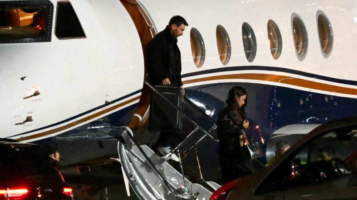 Lionel Messi Aterriz En Rosario La Decisi n Para Despedir A Jorge Y lionel-messi-aterriz-en-rosario-la-decisi-n-para-despedir-a-jorge-y