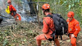 Cuatro personas murieron al caer un helicóptero en una zona boscosa de Río de Janeiro