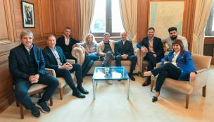 El Gobierno negocia con gobernadores y la mesa política convoca a Sturzenegger.