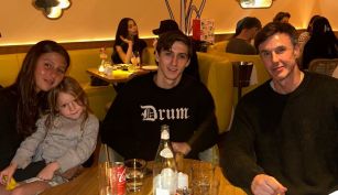 Anita García Moritán, con sus hermanos y su papá