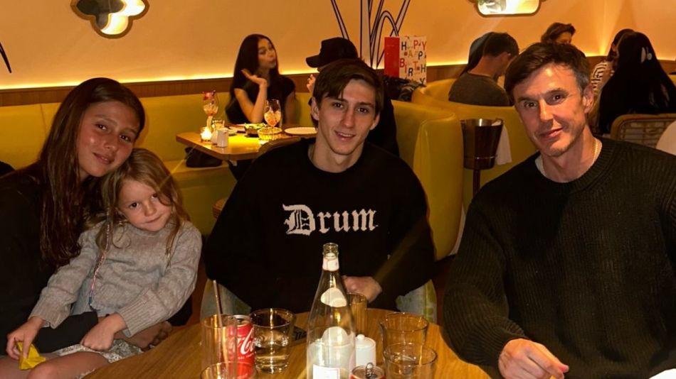 Anita García Moritán, con sus hermanos y su papá