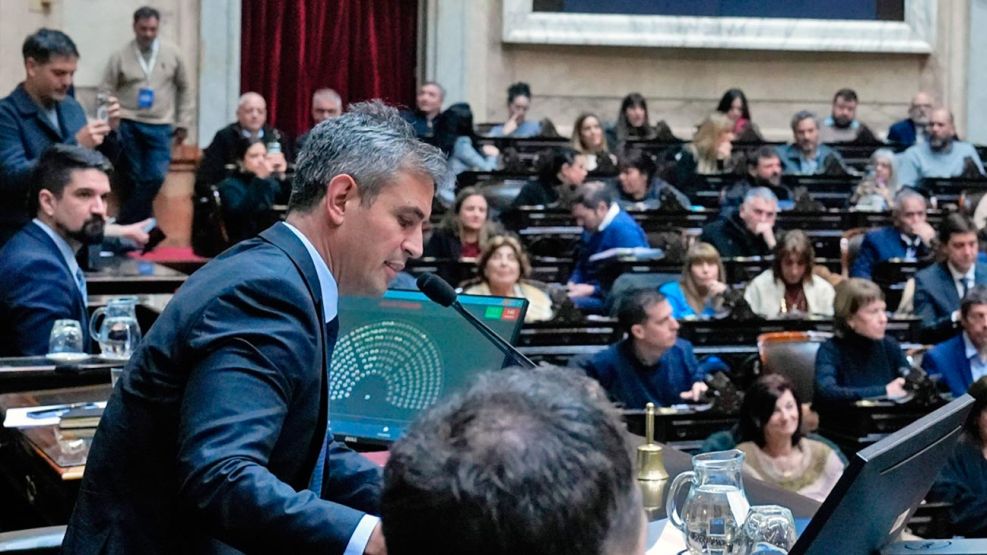 090826_menem_diputados_prensadiputados_g