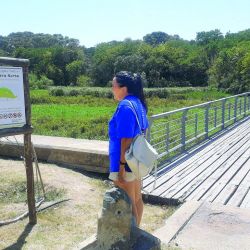 Relevamos ocho sitios verdes sobre las riberas del río más ancho del mundo.