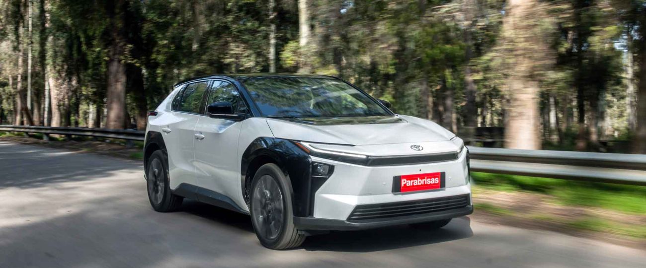 Lo mejor y lo peor del bZ4X, el primer auto eléctrico que Toyota vende en Argentina