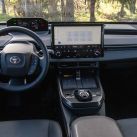 Lo mejor y lo peor del bZ4X, el primer auto eléctrico que Toyota vende en Argentina