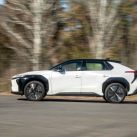 Lo mejor y lo peor del bZ4X, el primer auto eléctrico que Toyota vende en Argentina