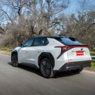 Lo mejor y lo peor del bZ4X, el primer auto eléctrico que Toyota vende en Argentina