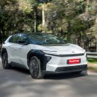 Lo mejor y lo peor del bZ4X, el primer auto eléctrico que Toyota vende en Argentina