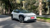 Lo mejor y lo peor del bZ4X, el primer auto eléctrico que Toyota vende en Argentina