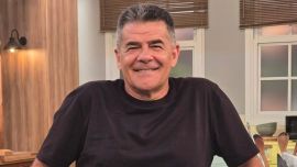 Julián Weich habló de su pareja con una mujer 18 años más joven y la relación con sus hijos: “Yo antes pensaba que tenía que ser feliz"