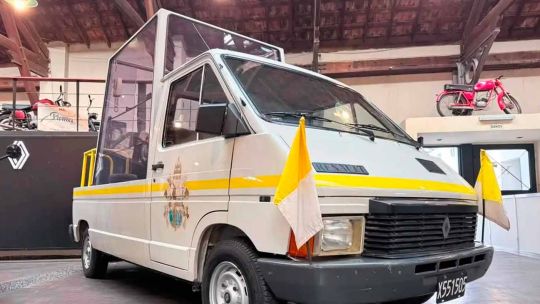 Dónde se exhibe el Papamóvil que utilizó el papa Juan Pablo II cuando vino a Argentina