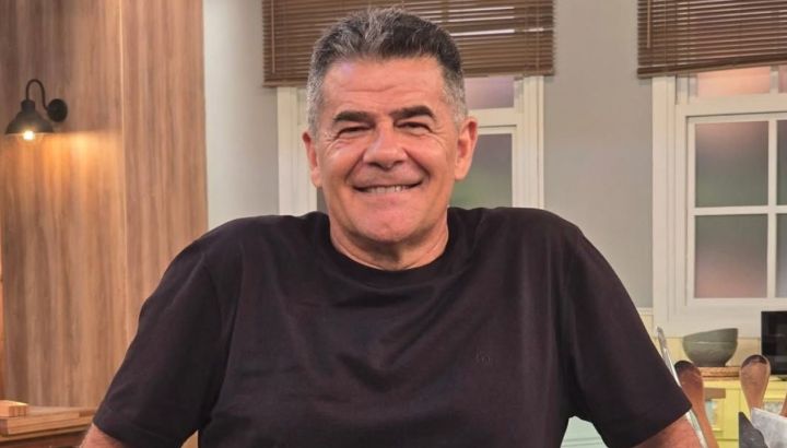 Julián Weich habló de su pareja con una mujer 18 años más joven y la relación con sus hijos: “Yo antes pensaba que tenía que ser feliz"