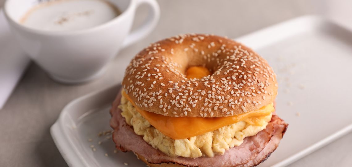 Qué comer este invierno: cazuelas caseras, desayunos abundantes y el regreso del bagel
