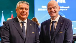 Claudio "Chiqui" Tapia junto a Gianni Infantino