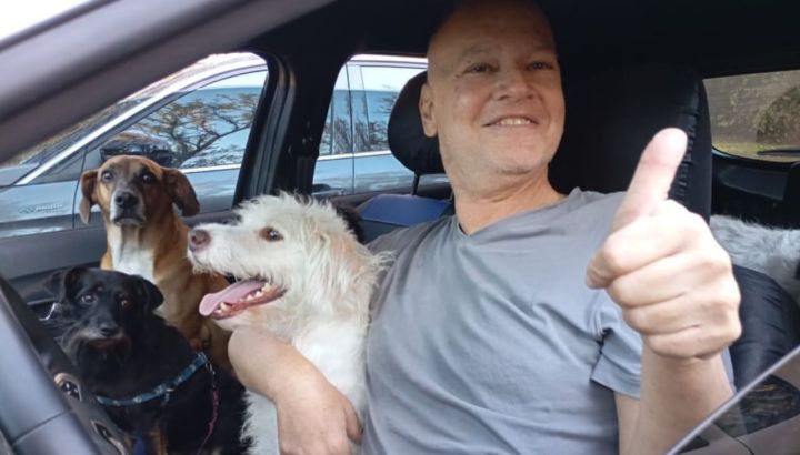 Después de la muerte de Leandro Rud, una cruzada intenta darle una casa a Tony, el único de sus siete perros que no encontró una familia