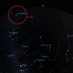 Esta lluvia de meteoros tiene lugar cuando la Tierra atraviesa un anillo de partículas dejado por el cometa 109P/Swift-Tuttle.
