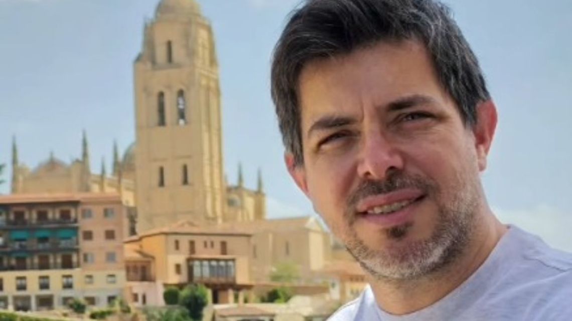 Instalado en España tras renunciar a TN, José Bianco muestra el eclipse total de sol:  Es el evento del año 