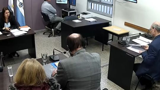Condenaron a una docente que les cobraba a sus alumnas para aprobarlas