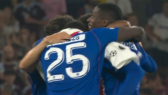 PSG es Supercampeón de Europa: venció 2-1 a un dignísimo Aston Villa, que dio batalla hasta el final