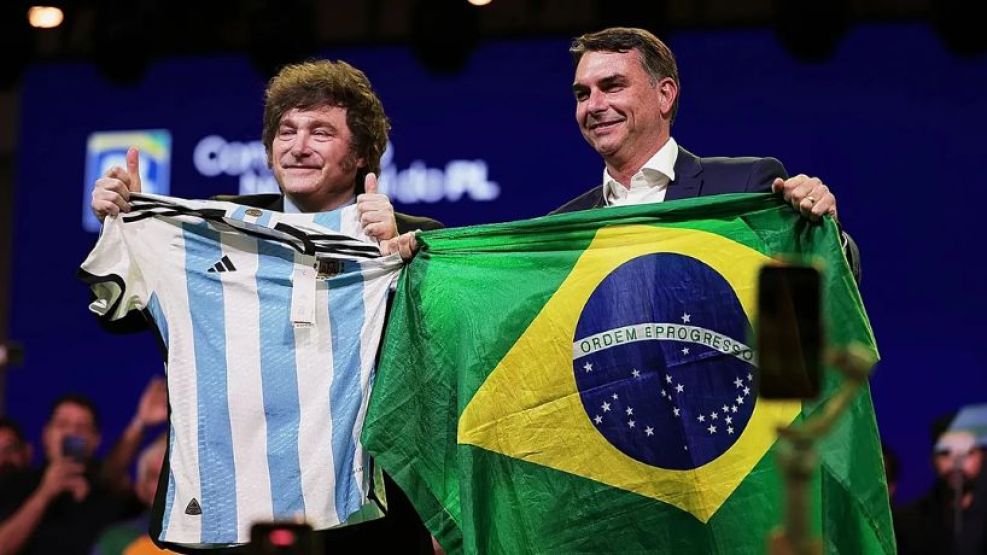 Javier Milei y Flávio Bolsonaro.