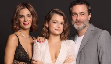 Agustina Cherri y Gastón Pauls junto a su hija Muna