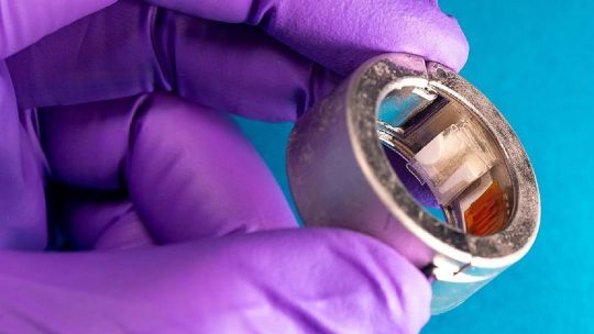 Crean un anillo inteligente que mide glucosa, cetonas y otros biomarcadores