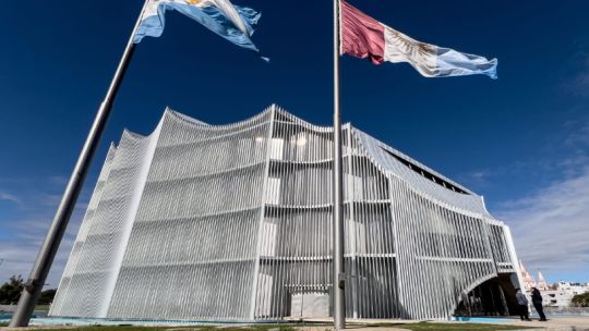 Unicameral: Un asesor del legislador Flores detenido en un caso de abuso de niñas de 13 y 14 años