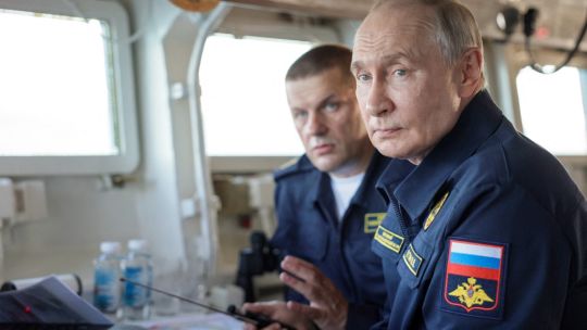 Las disputadas islas Kuriles reciben una visita incómoda de Vladimir Putin y abren polémica con Japón