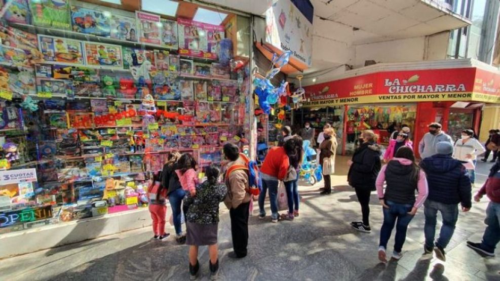 Comerciantes de Córdoba preocupados por el paro de UTA: “Es un golpe a uno de los fines de semana de mayor movimiento comercial”