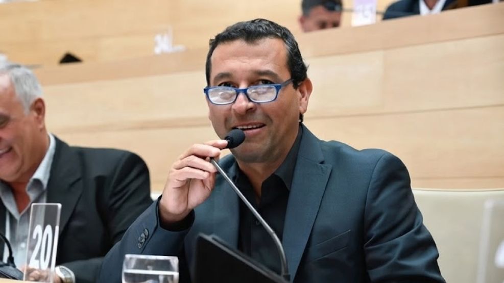 Legislador Ernesto Flores