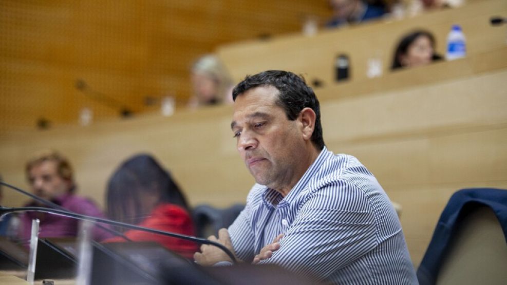 Ramón Flores (PJ) en sesión de la Unicameral