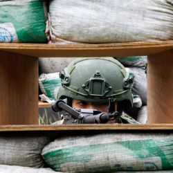 Reservistas militares taiwaneses toman posiciones de tiro durante un simulacro de combate en el condado de Chang-Hua. | Foto:Cheng Yu-chen / AFP