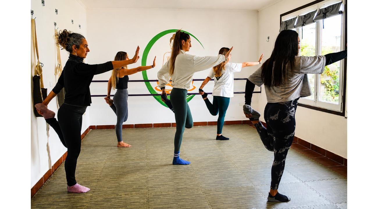 Cuerpo y mente en equilibrio: el poder del Yoga y el Stretching frente al estrés humano
